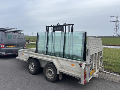 Glaswand op aanhaner Teun Snoek Zonweringen