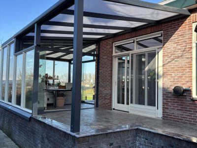 bestaande veranda verlengde met een nieuw deel