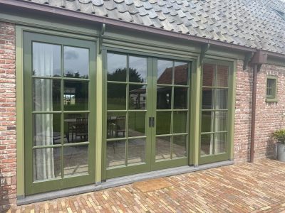 dubbele hordeur magneetsluiting geopend